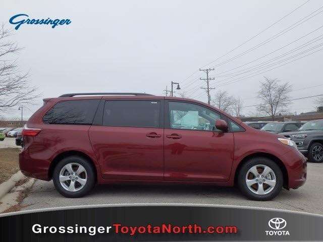 2017 Toyota Sienna 